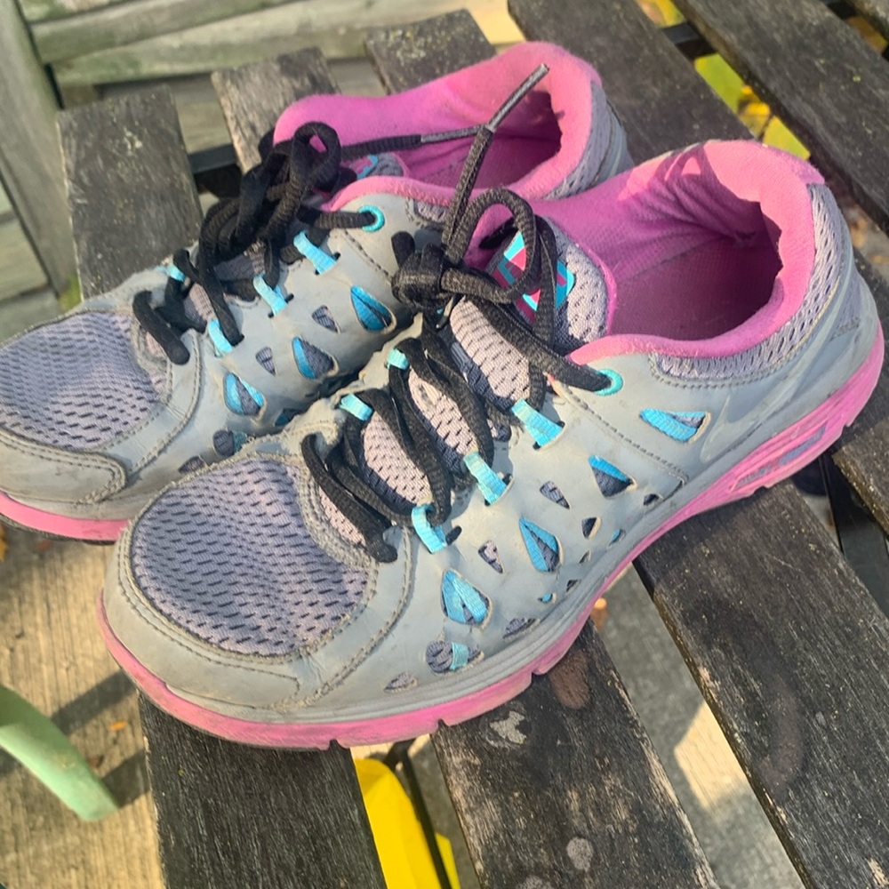 Super Cute Pink and Grey Nike Running Shoes SZ 7.5